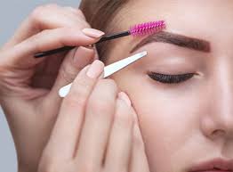 Eye brow tinting tratment